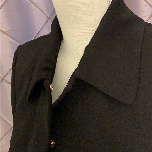 Calvin Klein size 4 black button jacket - Picture 3 of 5